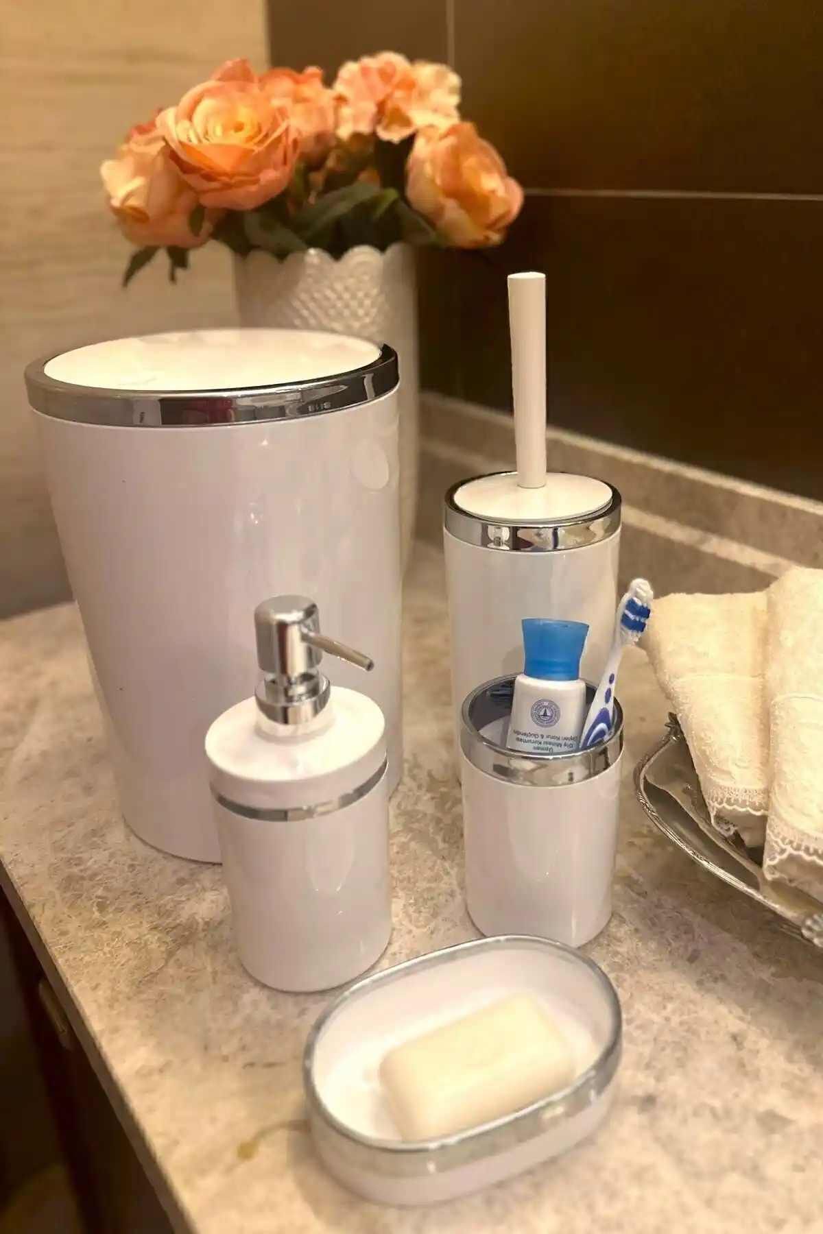 Makri Home 5'li Banyo Seti Modern Tasarım ve Dayanıklılık Sunar