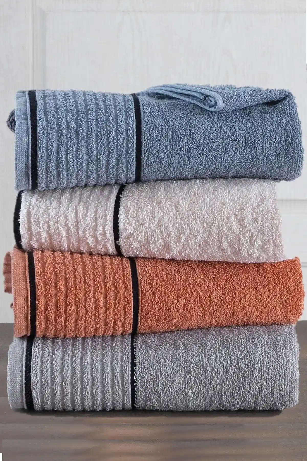 Mariva Home Dream 4'lü Havlu Seti: Şık ve Konforlu Pamuklu Banyo Aksesuarları