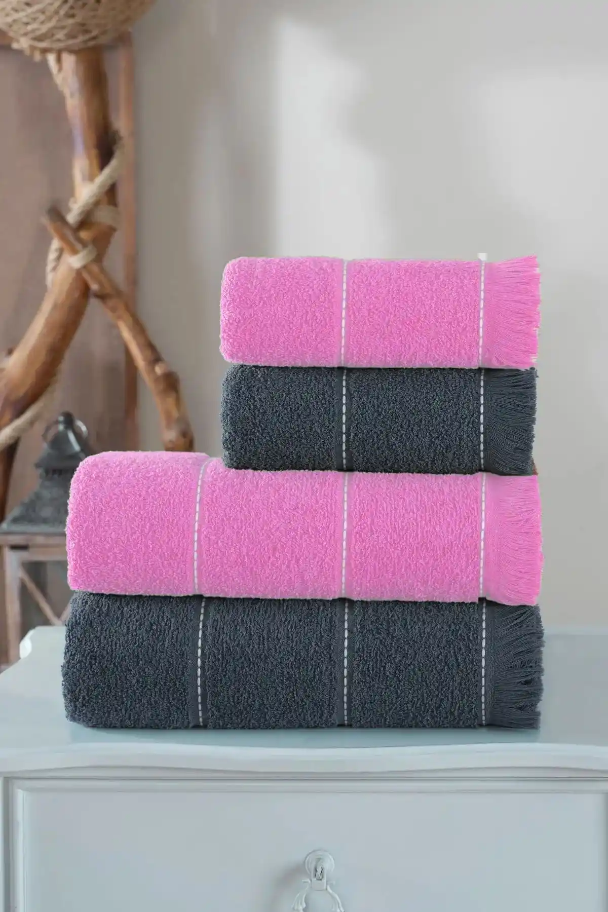 Mariva Home Pembe ve Antrasit Renkli Banyo Havlu Seti Şıklık ve Fonksiyonellik Sunar