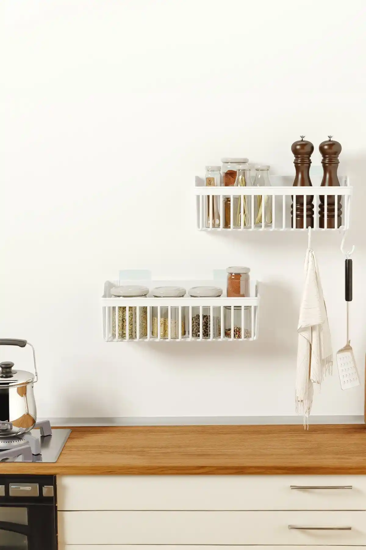 Modern ve Şık Sas Haus Yapışkanlı Mutfak Rafı Baharatlık ve Düzenleyici Çözüm