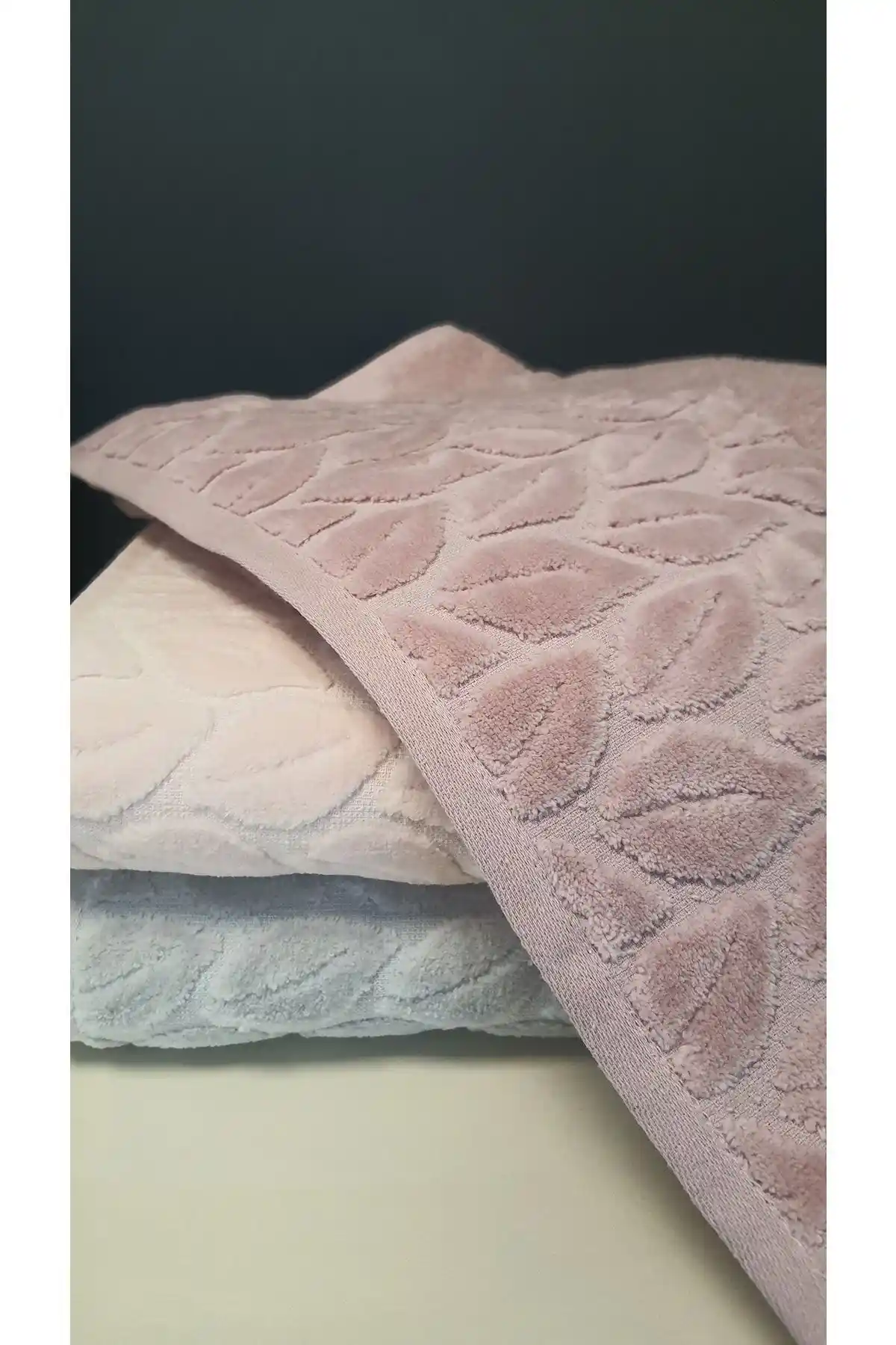 Nurpak Haza El Havlu Seti: Şık ve Konforlu Pamuklu Banyo Havluları