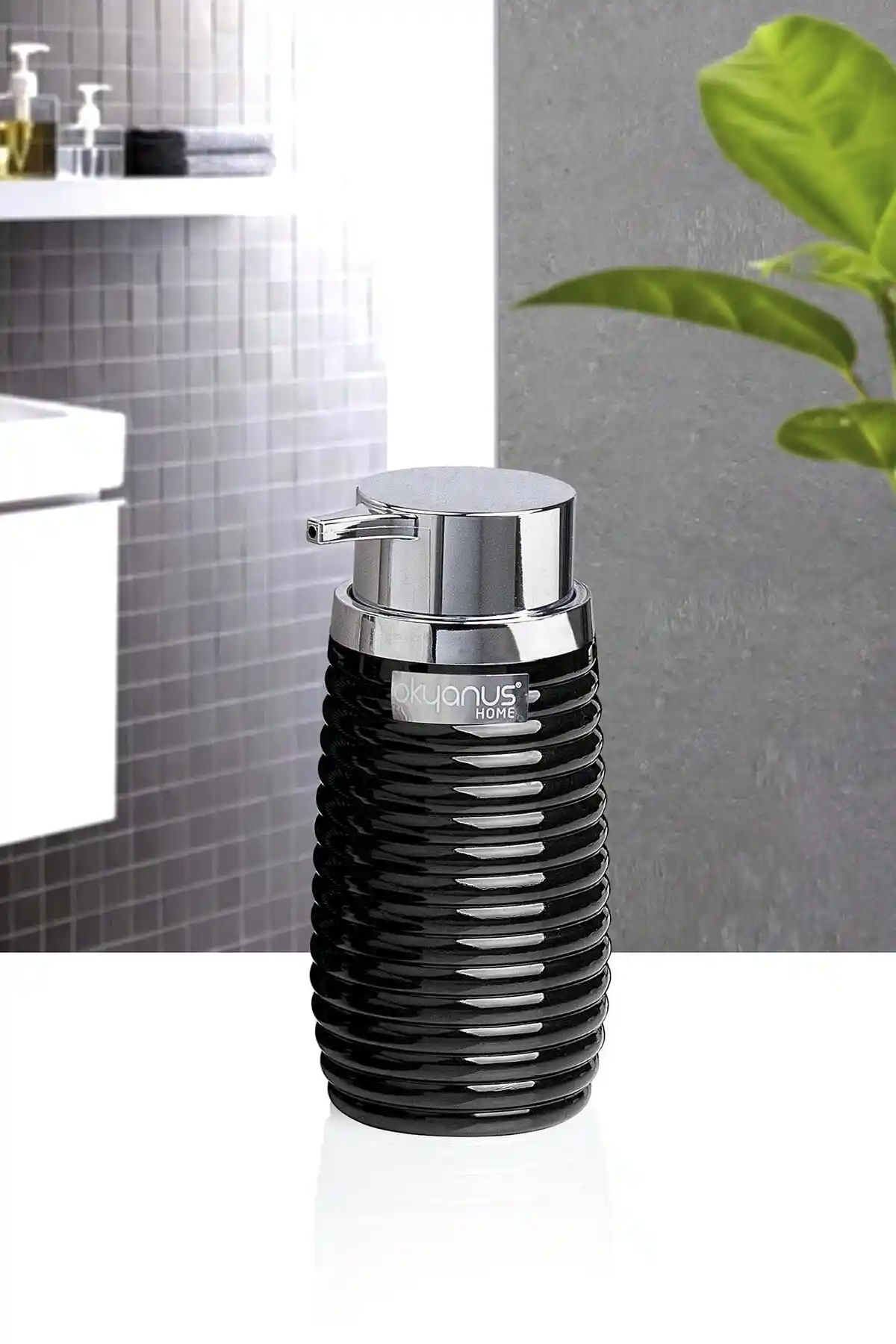 Okyanus Home Krom Siyah Elegans Sıvı Sabunluk: Modern ve Şık Tasarımın Pratik Kullanımı