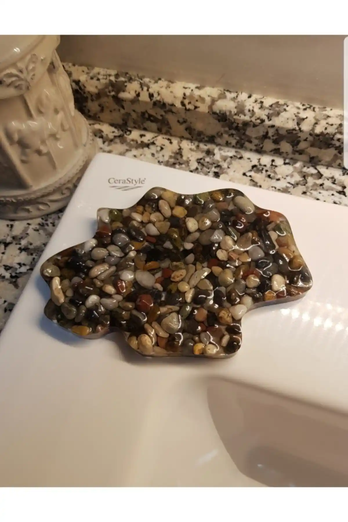 Sultan Tasarım Küçük Boy Doğal Taşlı Epoksi Sabunluk ile Banyonuzda Şıklık ve Fonksiyonellik