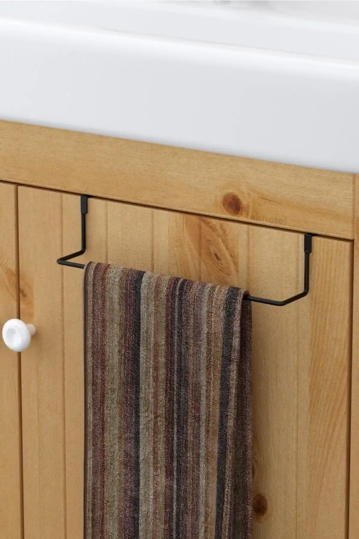 Teknotel Dolap Kapağına Geçmeli Askı Aparatı ve Havluluk Özellikleri ve Kullanım Alanları