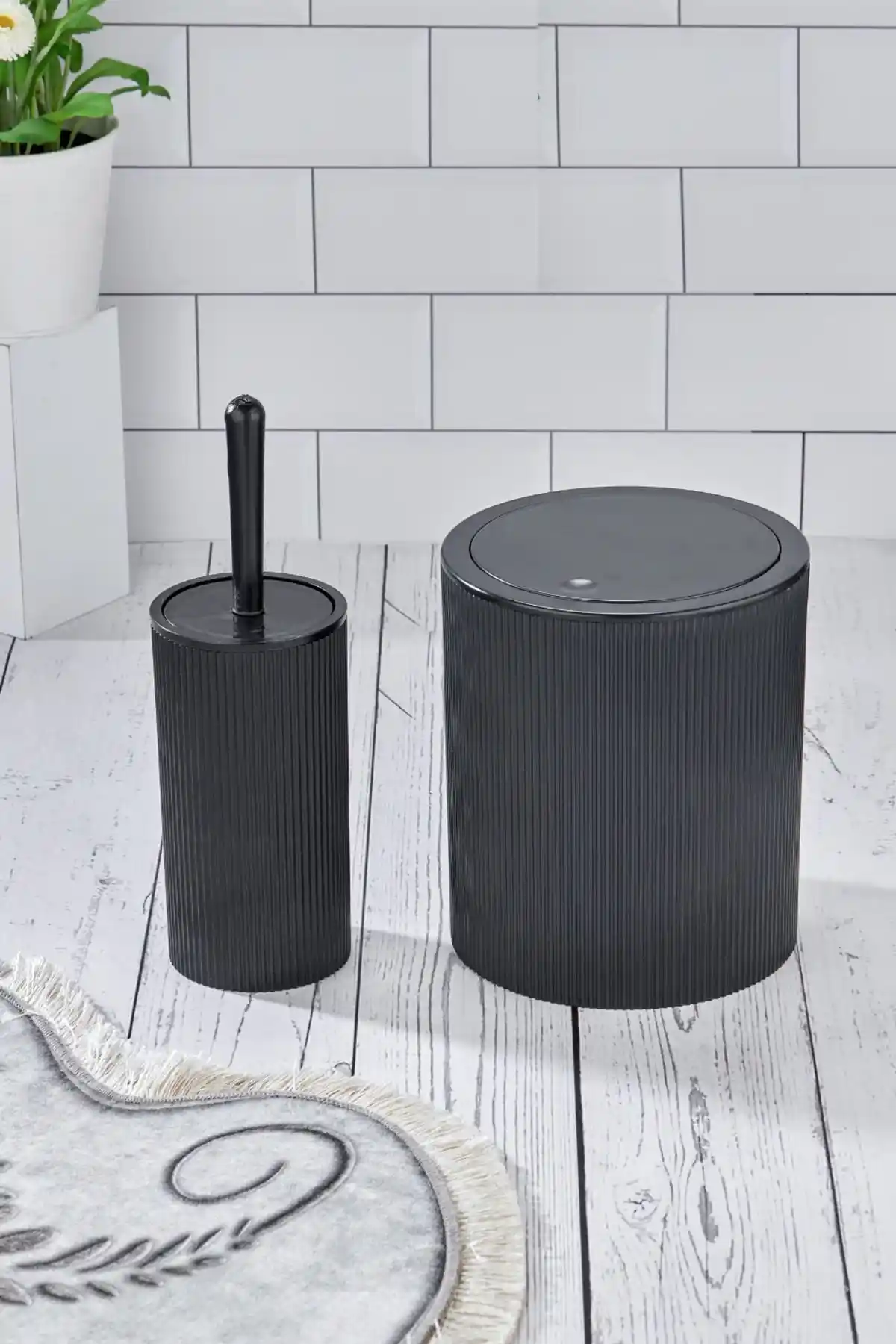Tugomer 2'li Banyo Seti Şıklık ve Fonksiyonellik Bir Arada
