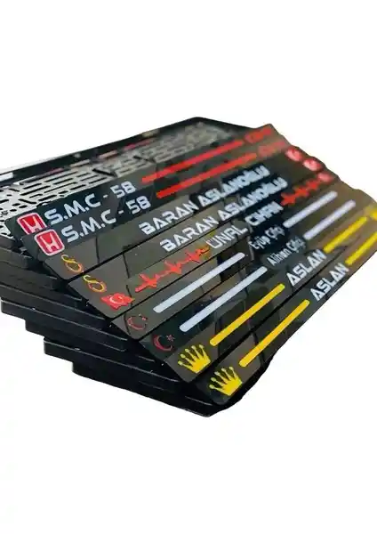 Appcity Kişiye Özel Tasarım Lüx Isimli Pleksi Plakalık - Şıklık ve Dayanıklılık Sunar