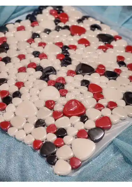 Atölye Öğretmenim Desenli Cam Mozaik Taşı: Estetik ve Fonksiyonellik Bir Arada