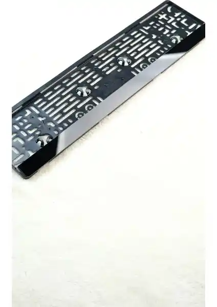 Bnp Plakalık Piano Black: Şık ve Dayanıklı Otomobil Plaka Çerçevesi Özellikleri