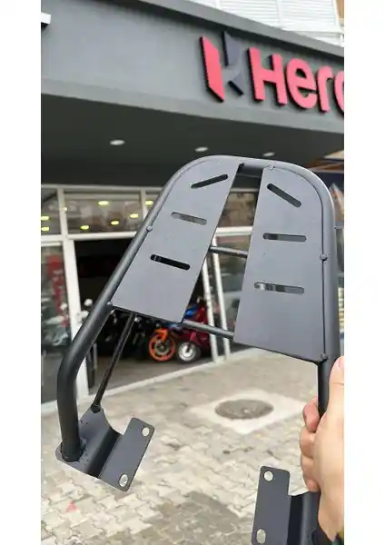 Hero Dash 110-125 Çanta Demiri: Dayanıklı ve Uyumlu Motosiklet Aksesuarı