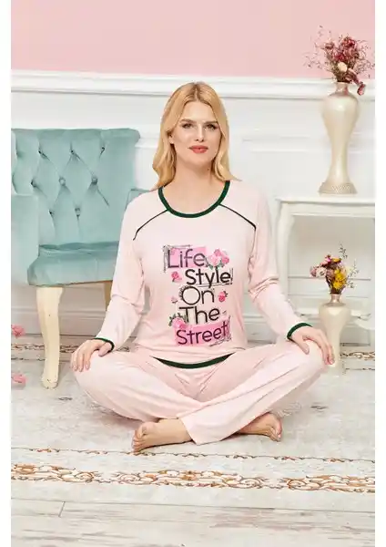 Kapsül AVM Bayan Uzun Kollu Pijama Takımı: Şıklık ve Konforun Bir Arada Sunumu