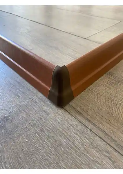 Pasha Dekor 6 cm Ceviz Süpürgelik İç ve Dış Köşe Aparatı ile Estetik ve Fonksiyonellik