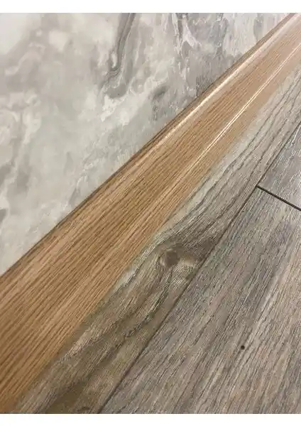 Pasha Dekor Amber Meşe Parke Süpürgelik 6 cm şık ve dayanıklı iç mekan dekorasyonu için ideal