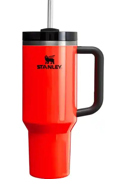 Stanley Quencher Pipetli Termos ile Legendary Classic Bottle Karşılaştırması