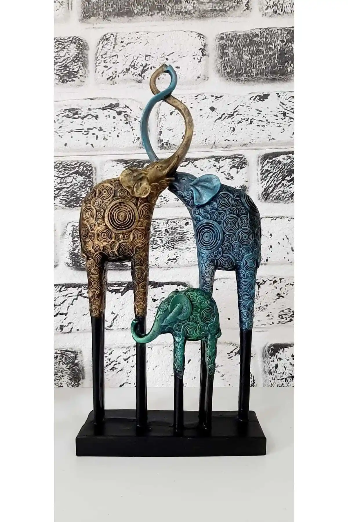 Dekoratif Uğurlu Fil Ailesi Heykel Biblo: Estetik ve Fonksiyonel Bir Seçenek