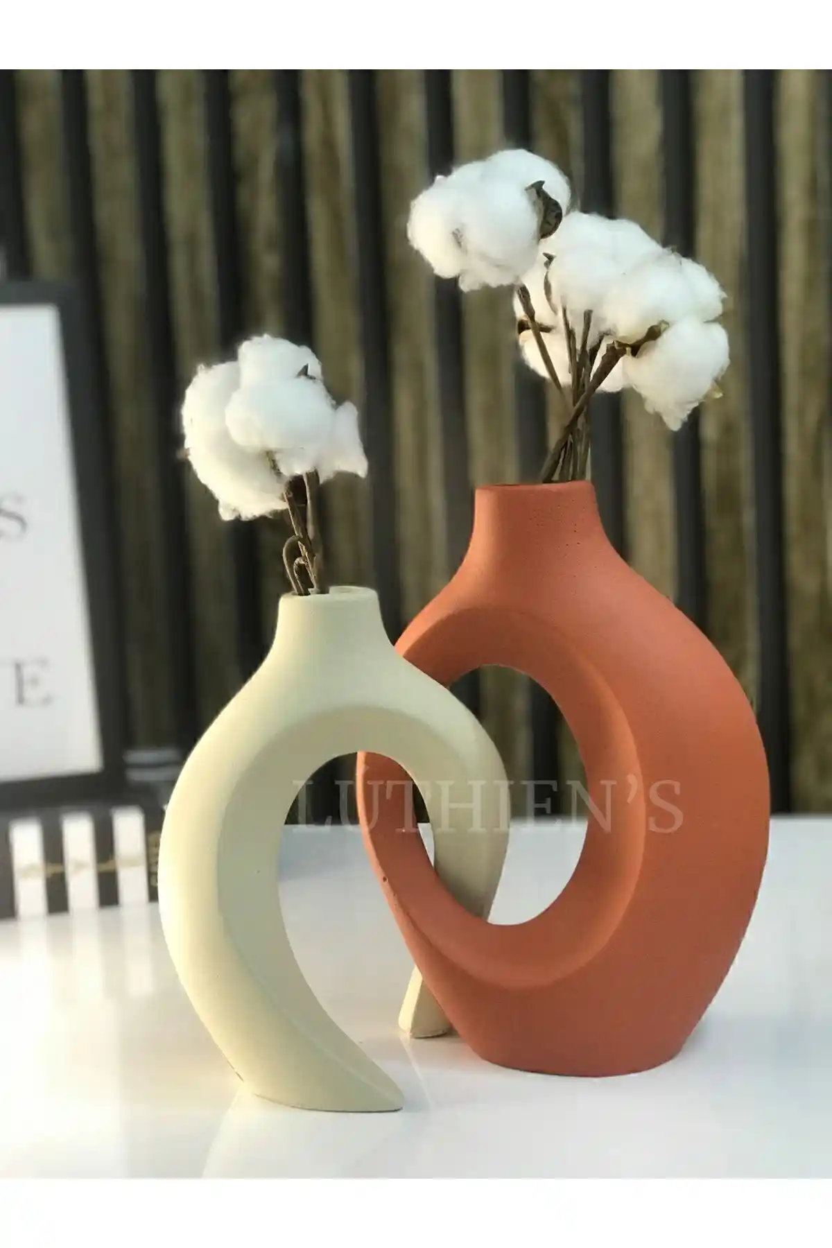 Luthien Kiremit Krem Sevgili Vazo 2’li Set: Estetik ve Fonksiyonel Alternatif