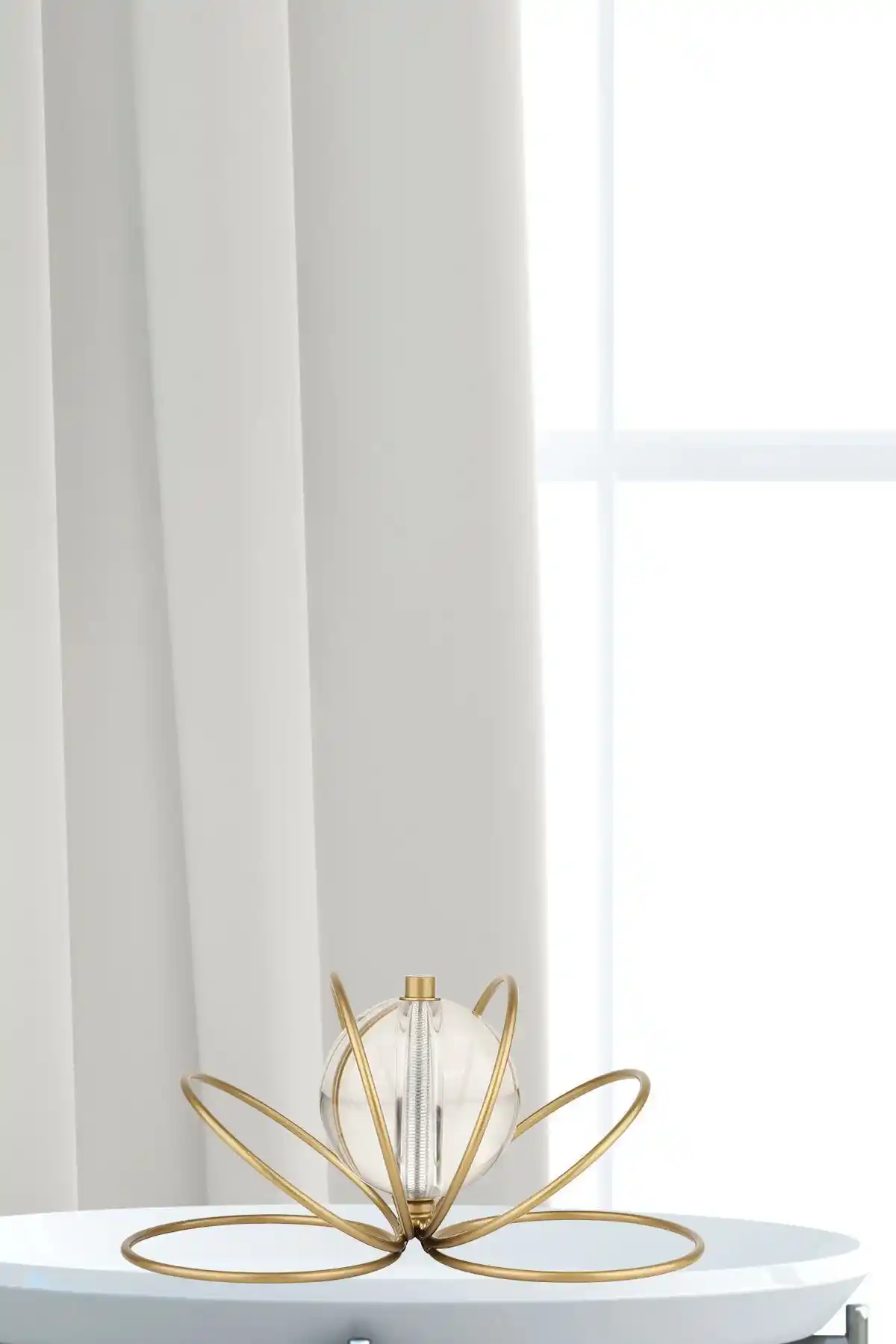 BegüsaErbil Metal Camlı Aksesuar: Şık ve Modern Bir Dekorasyon Seçeneği