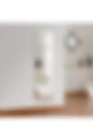 Demoplex Reklam Pleksi Ayna: Modern Görünüm ve Kullanışlılık Sunuyor
