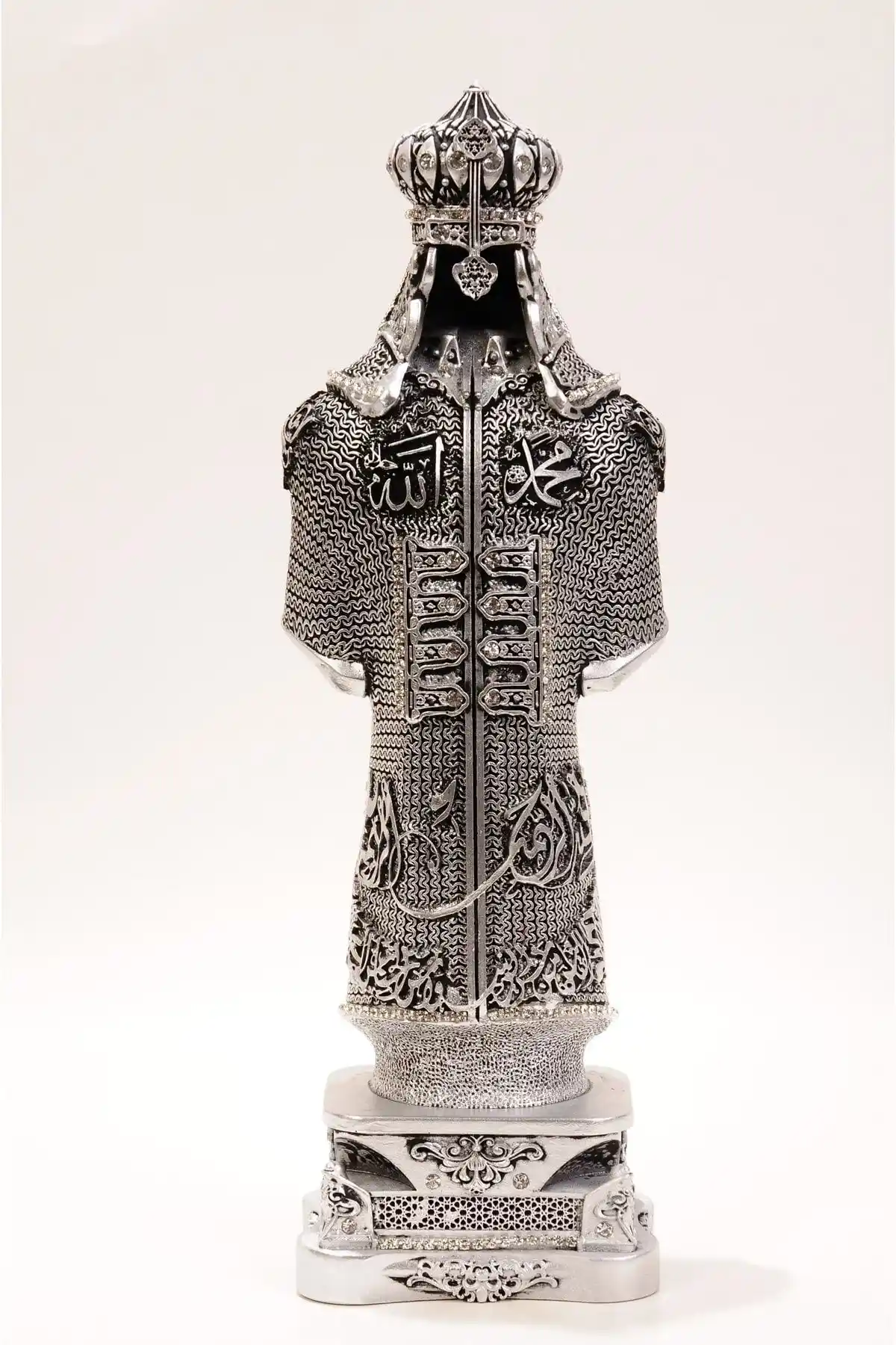 Hediye Seviyorum Zırh Biblo: Estetik ve Fonksiyonellik Bir Arada