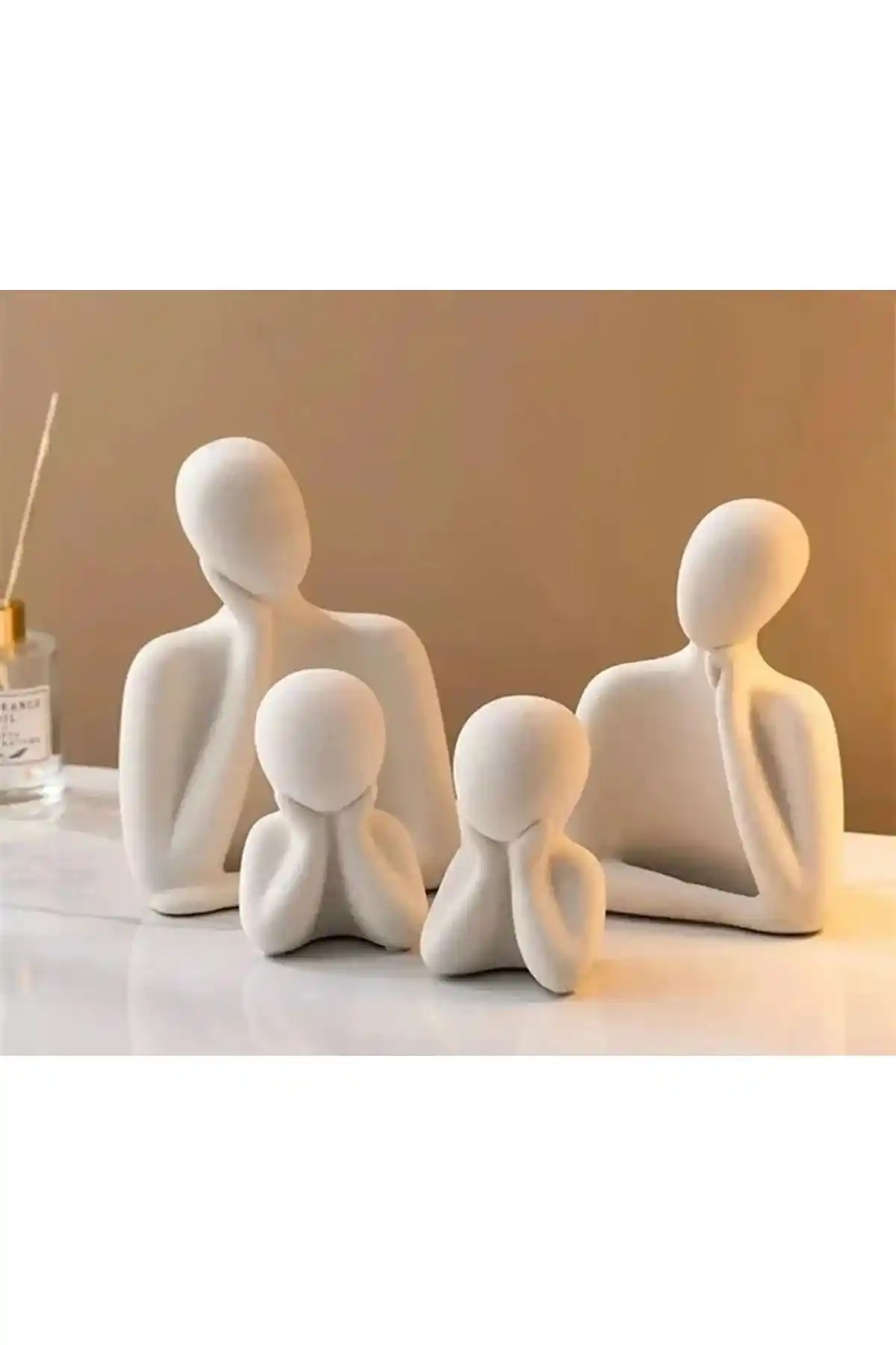 Hobitik Dekoratif İki Çocuklu Aile Biblo Heykeli ile Evinize Sıcaklık Katın