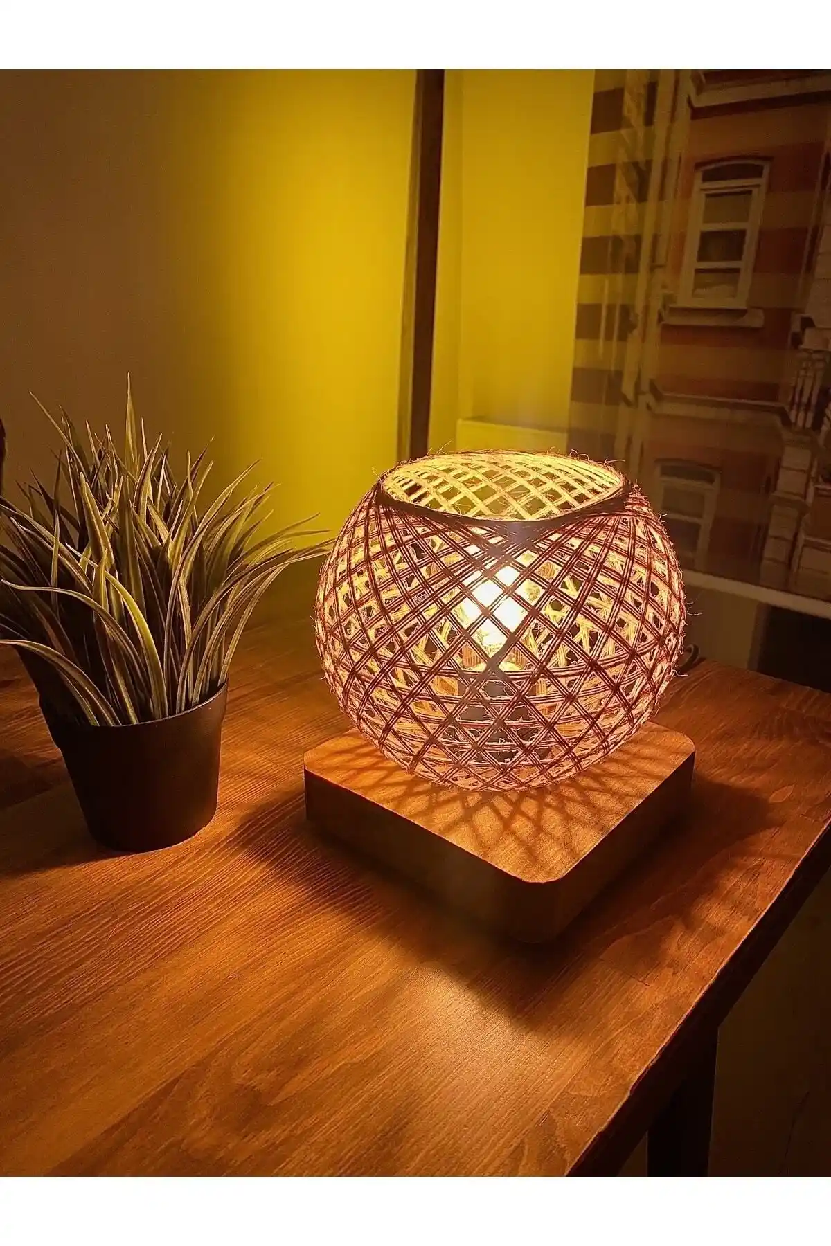 MenalART Ağaç Tasarım Abajur: Şıklığı ve İşlevselliğiyle Eviniz İçin İdeal Seçim