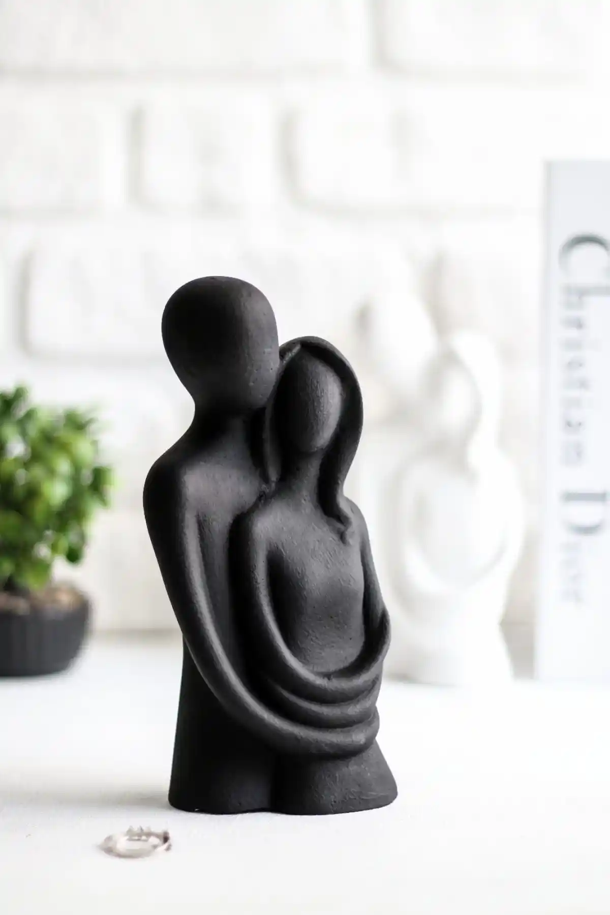 Modern Şık Siyah Sarılan Çift Heykeli Dekoratif Sevgili Biblo Ürün İncelemesi