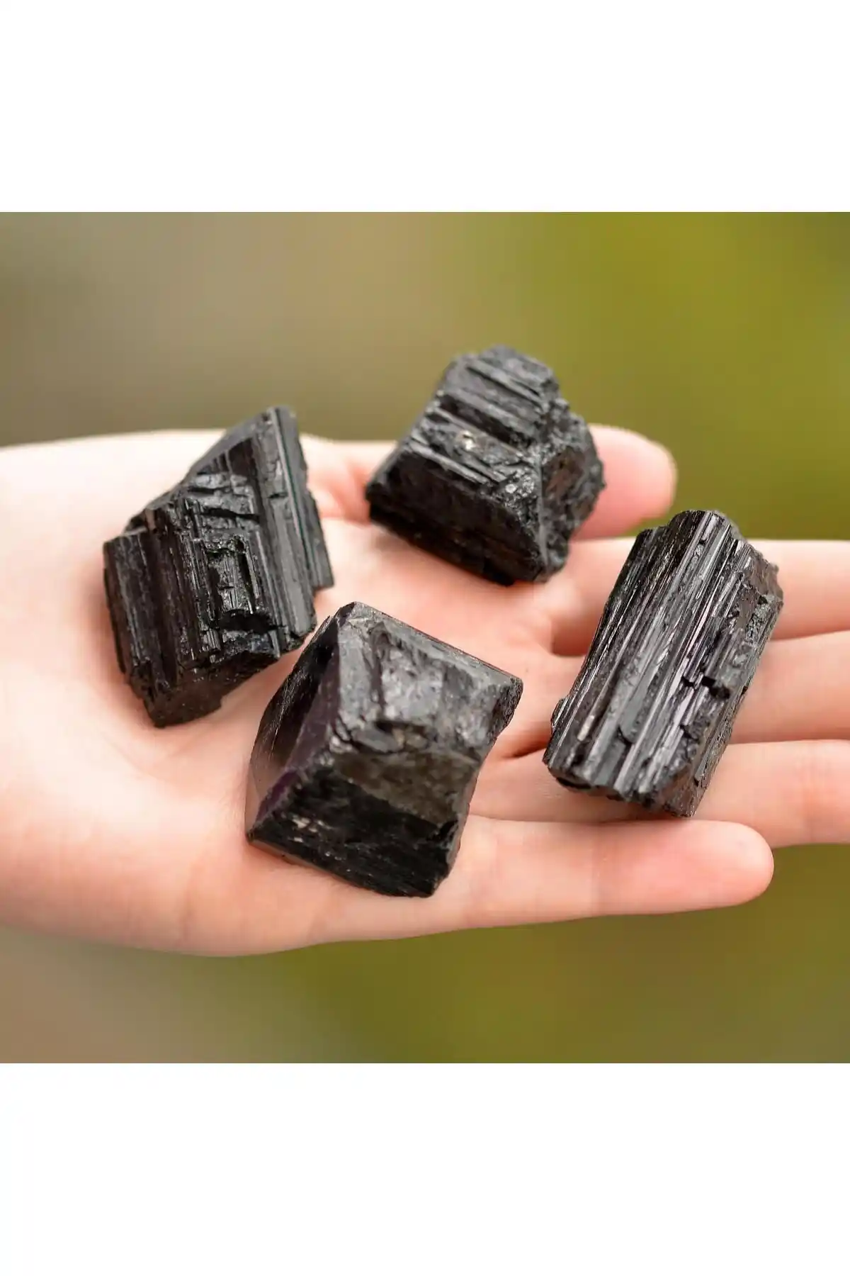 Taş Sandığı Siyah Turmalin Taşı ile Estetik ve Enerji Dolu Bir Dekorasyon