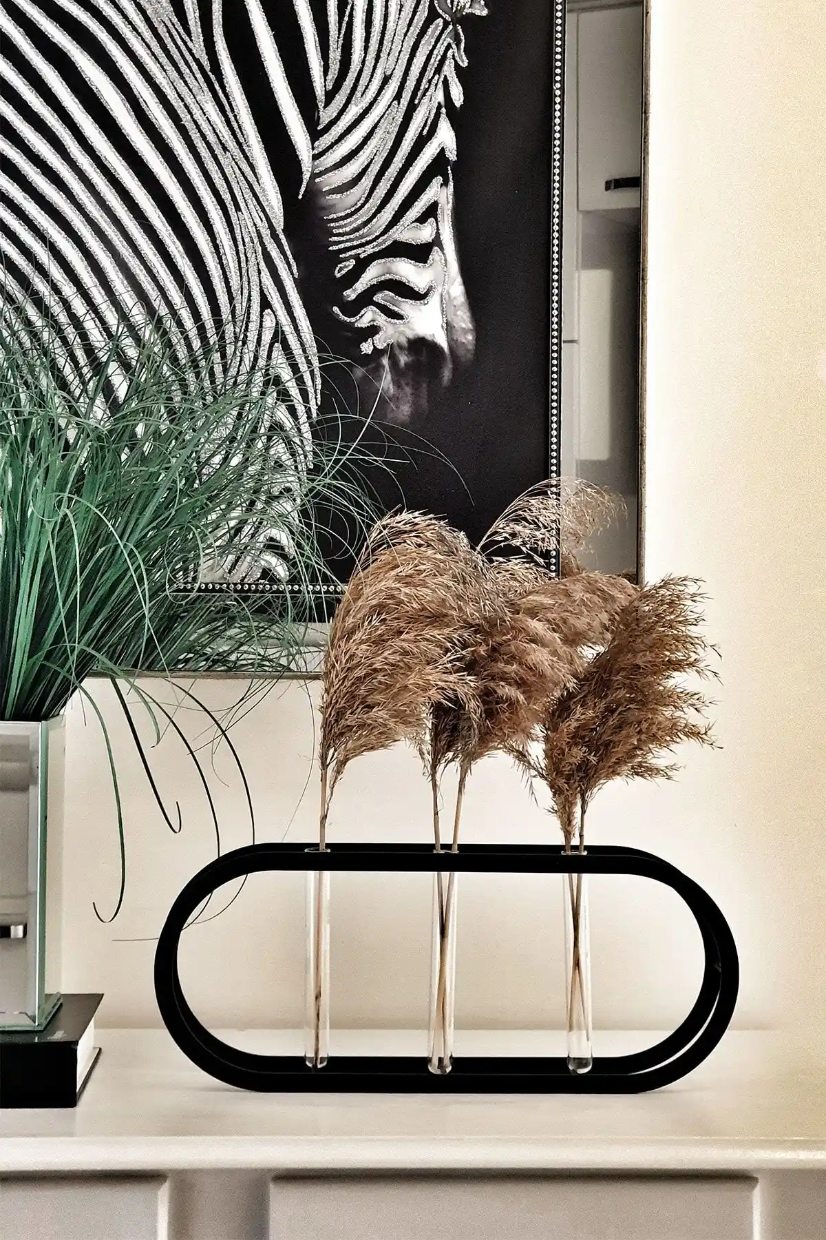 thorqtech Dekoratif Metal Vintage Vazo: Estetik ve Fonksiyonellik Arasında Denge