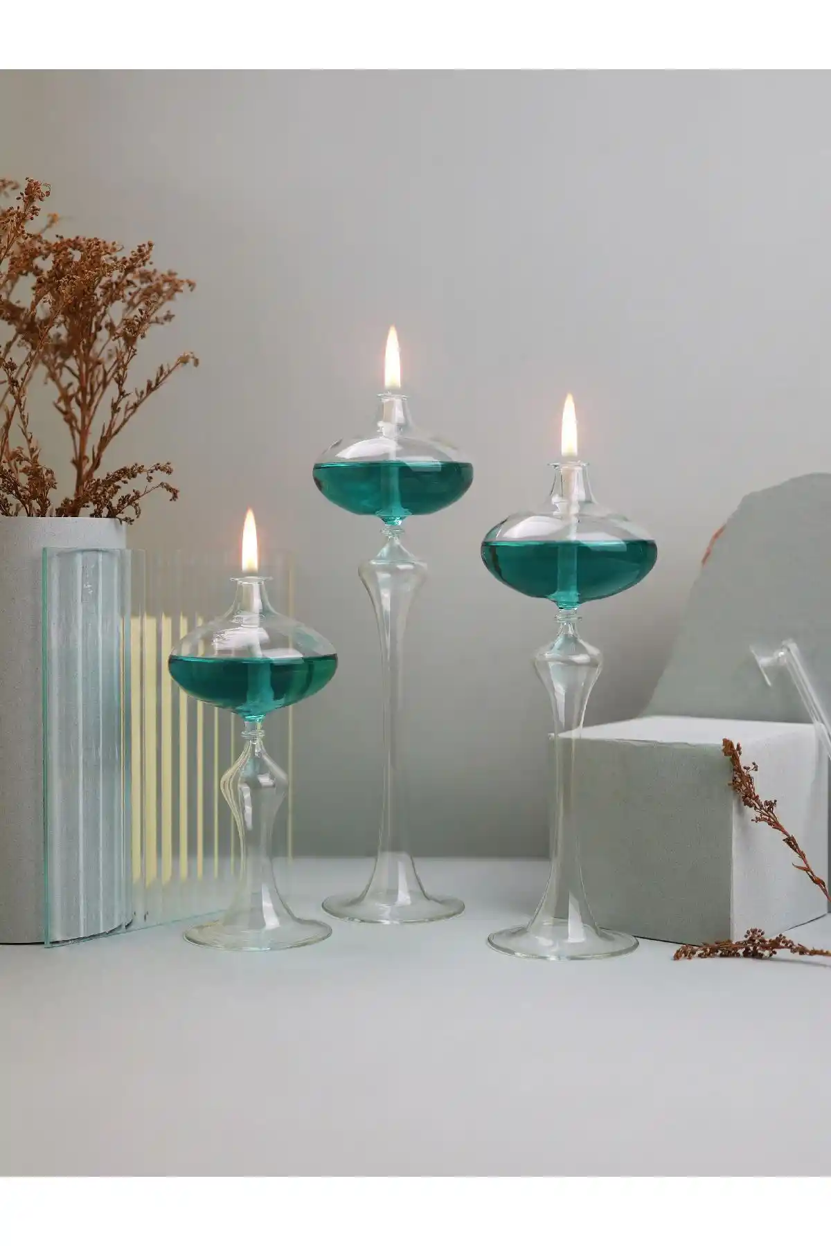 Zümrüt Yeşili Cam Kandil Seti ile Estetik ve Fonksiyonaliteyi Bir Arada Bulun