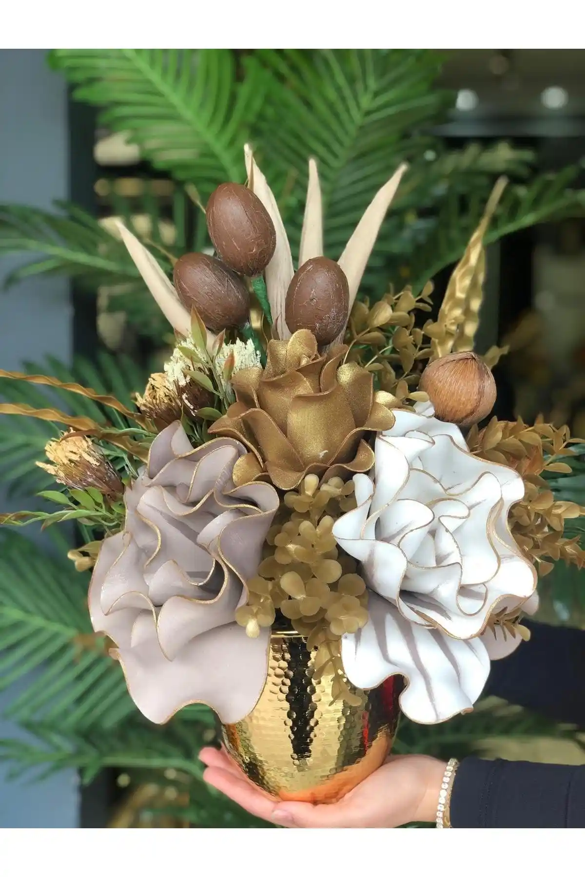 TASARIMHMODA Yapay Çiçekli Gold Dövmeli Vazo No:4 ile Estetik ve Fonksiyonelliği Yakalayın