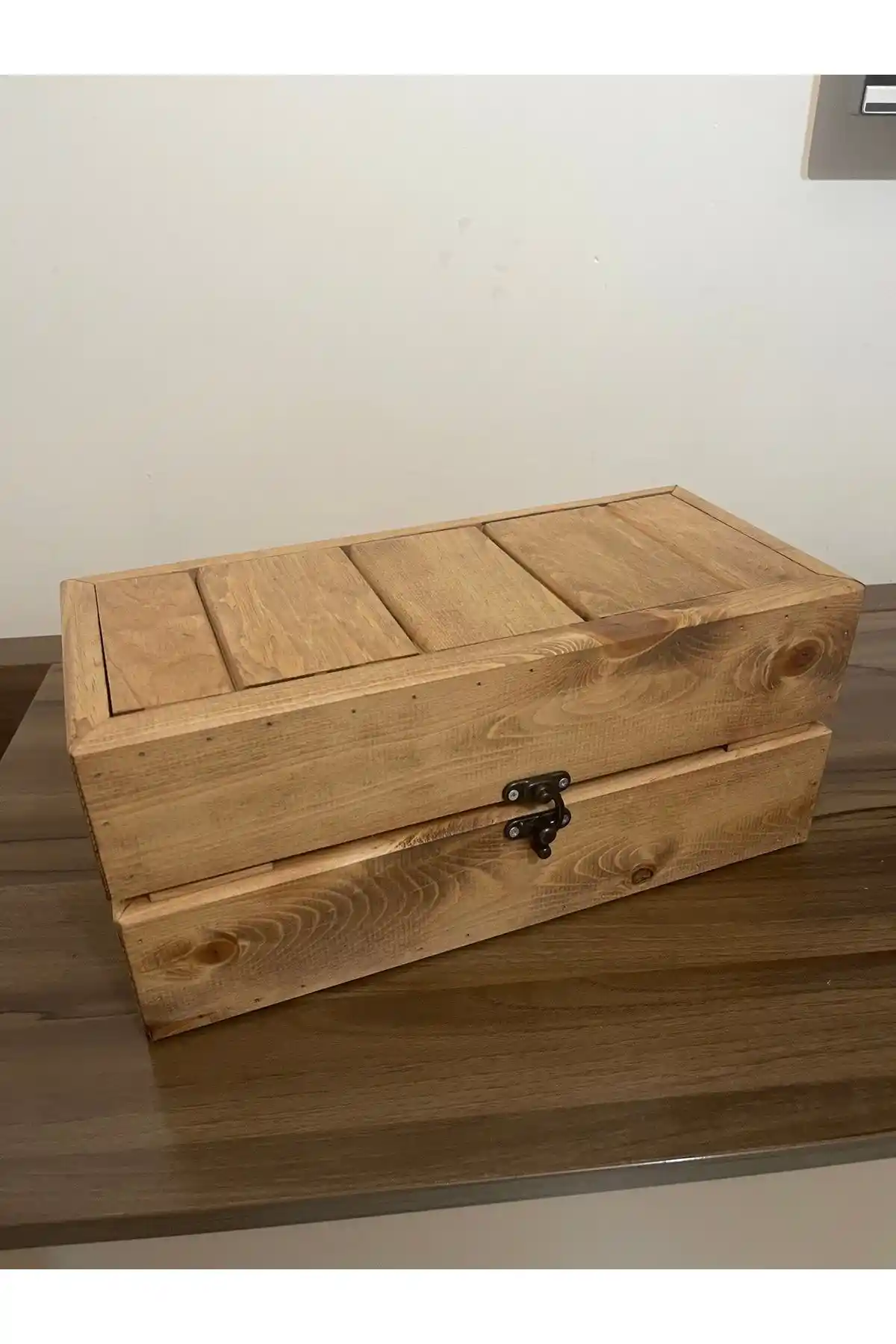 BİGWOODWORKERS Ahşap Dekoratif Sandık: Estetik ve Kullanışlı Bir Seçenek