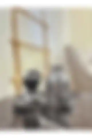 DNZ DEKOR Gümüş Kadın Figürlü Vazo Seti ile Modern ve Estetik Bir Dekorasyon