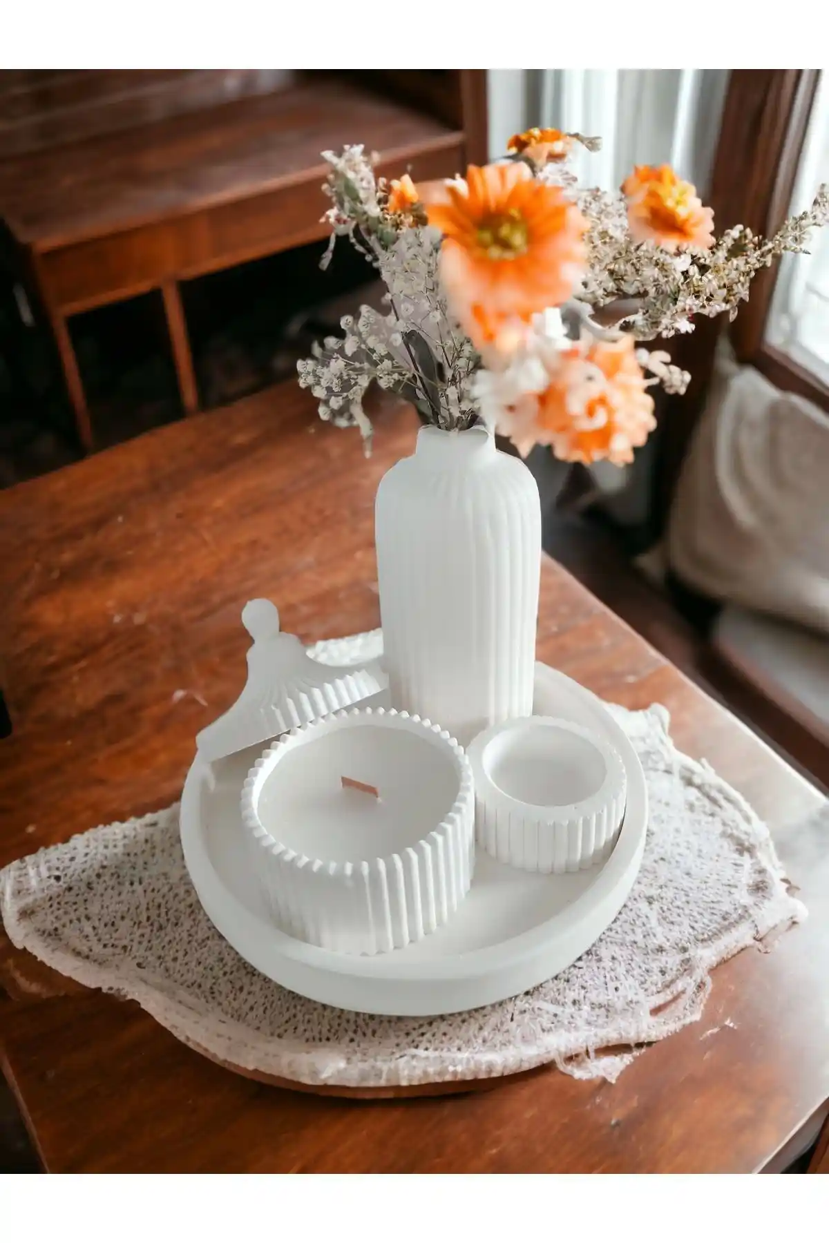 Havalı Tasarım Beyaz Renk Kokulu Mum ve Vazo Seti ile Ev Dekorasyonunuzu Güzelleştirin