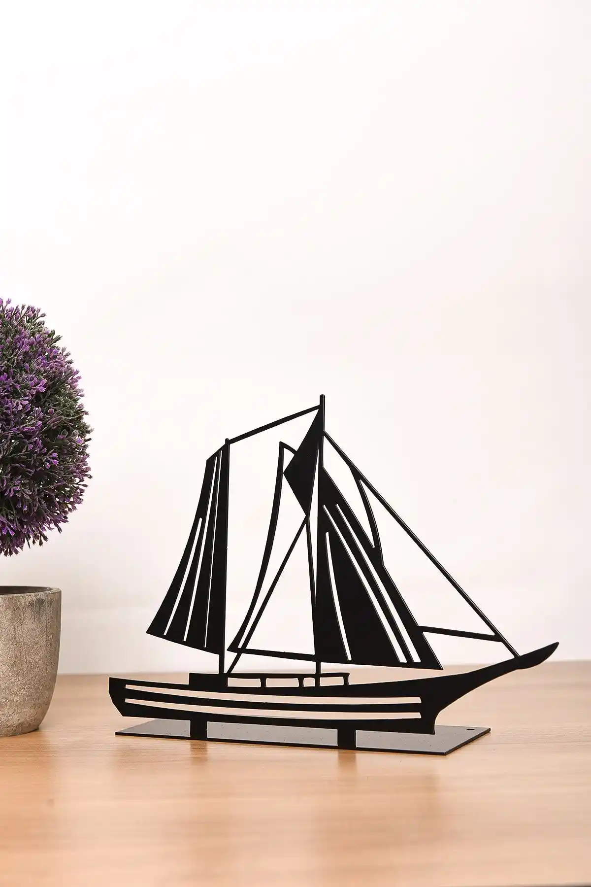 Muyika Metal Masa Üstü Biblo Yelkenli: Şıklığı ve Fonksiyonelliği Bir Arada Sunuyor