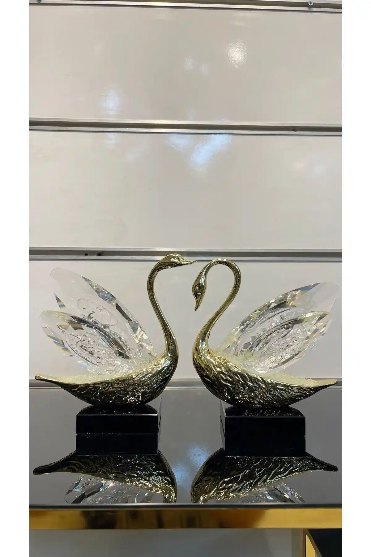 Rma Home Dekoratif Kristal Kuğu: Modern ve Estetik Ev Aksesuarı Seçenekleri