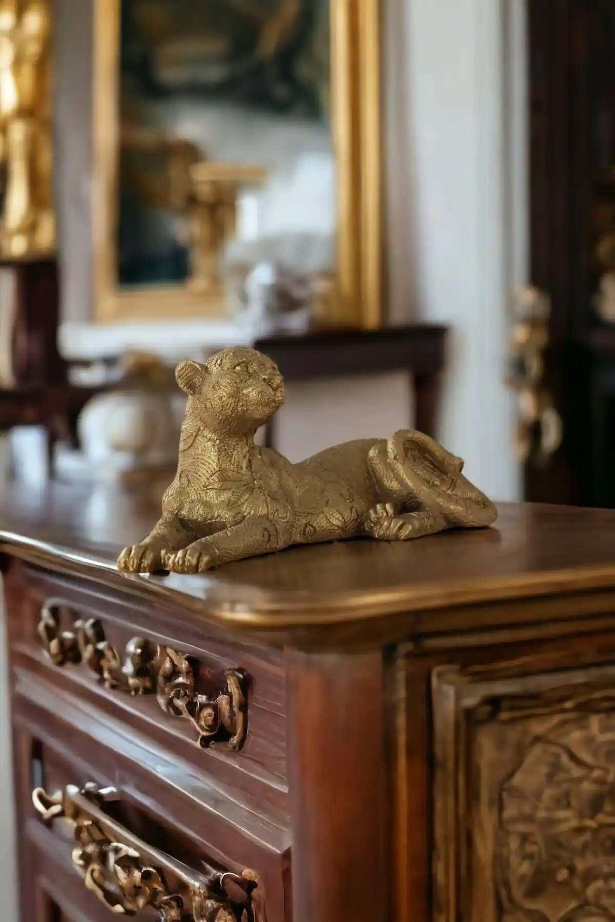 RugadBiblo Leopar Biblosu: Şık ve Dayanıklı Dekoratif Heykel Tasarımı