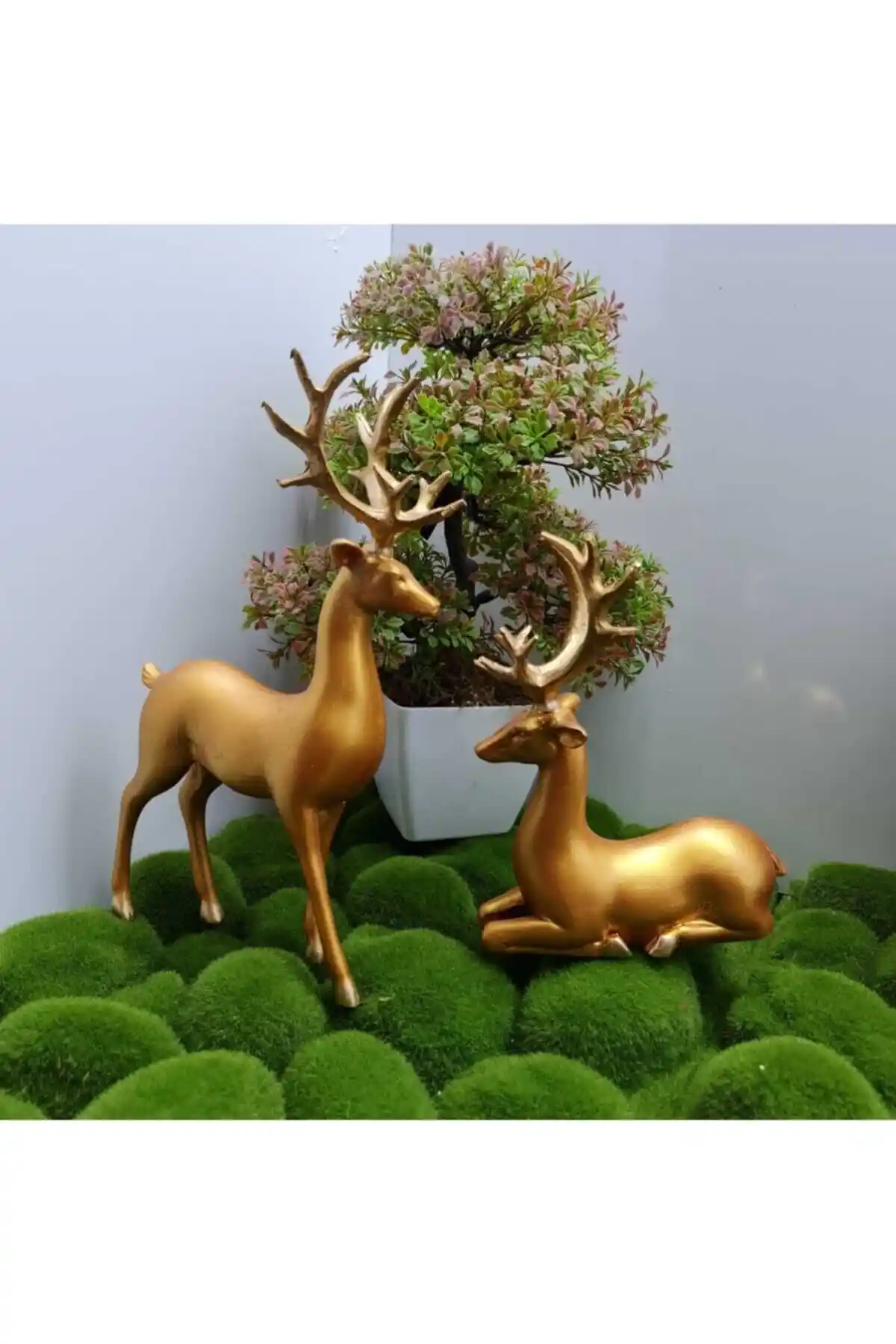 Tevfik Günday Altın Varak Geyik Bibloları ile Ev Dekorasyonunu Zenginleştirin