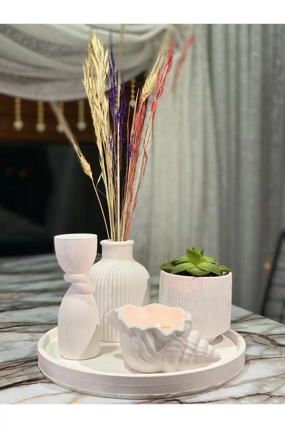 Dekoratif Beton Set: Estetik ve Fonksiyonelliği Bir Arada Sunan Modern Bir Seçenek