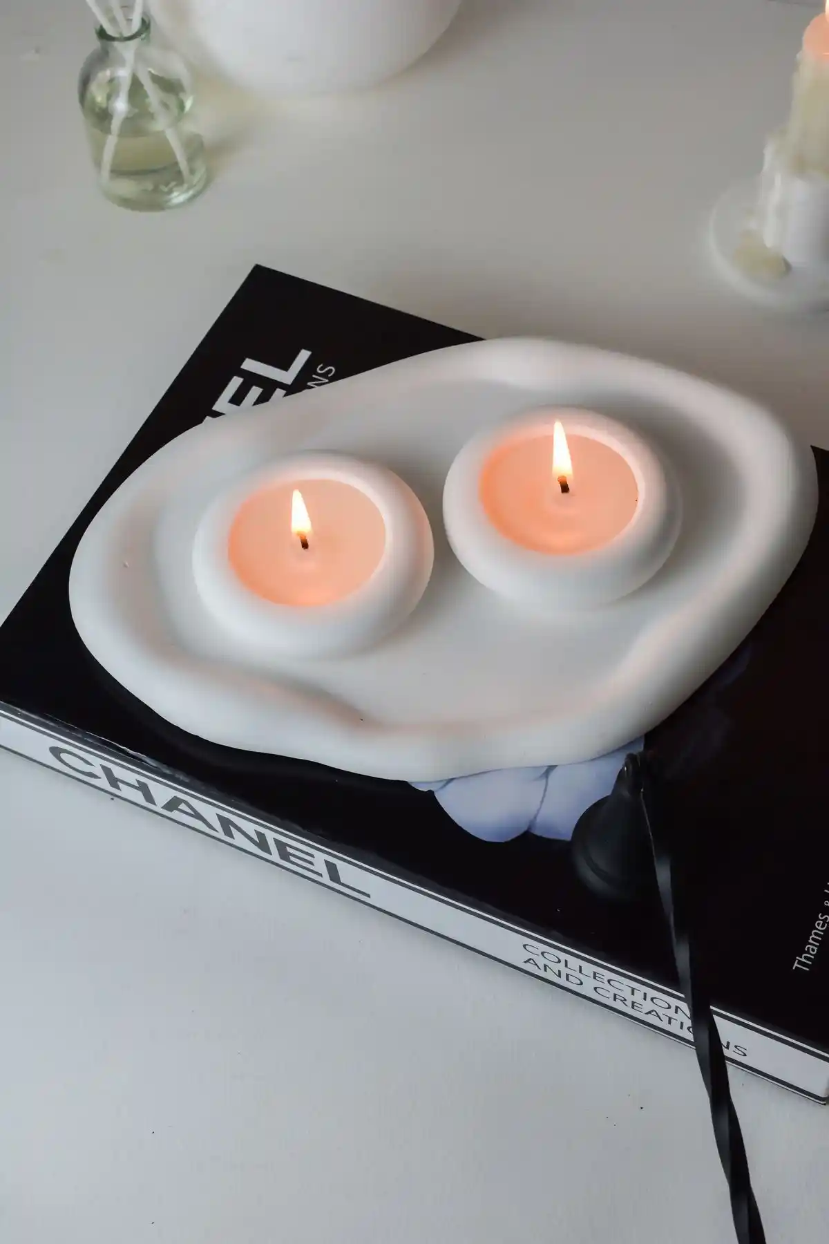 LALEZEN HOME Bulut Tepsi İkili Mum Seti: Şıklığın ve Modern Tasarımın Buluşması