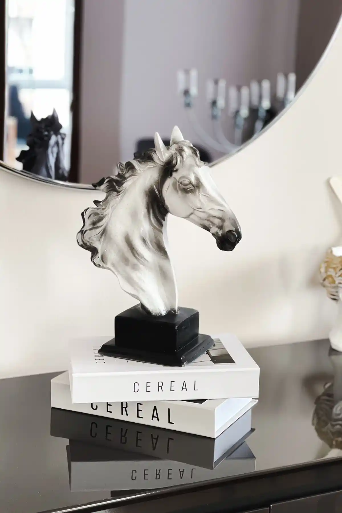 MajesteHome Dekoratif At Büst Heykeli ile Klasik Estetik ve Fonksiyonellik