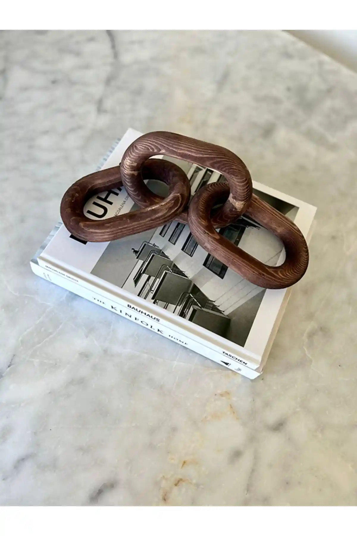 Peony Studio Ahşap Zincir: Estetik ve Fonksiyonelliği Bir Arada Sunan Rustik Tasarım