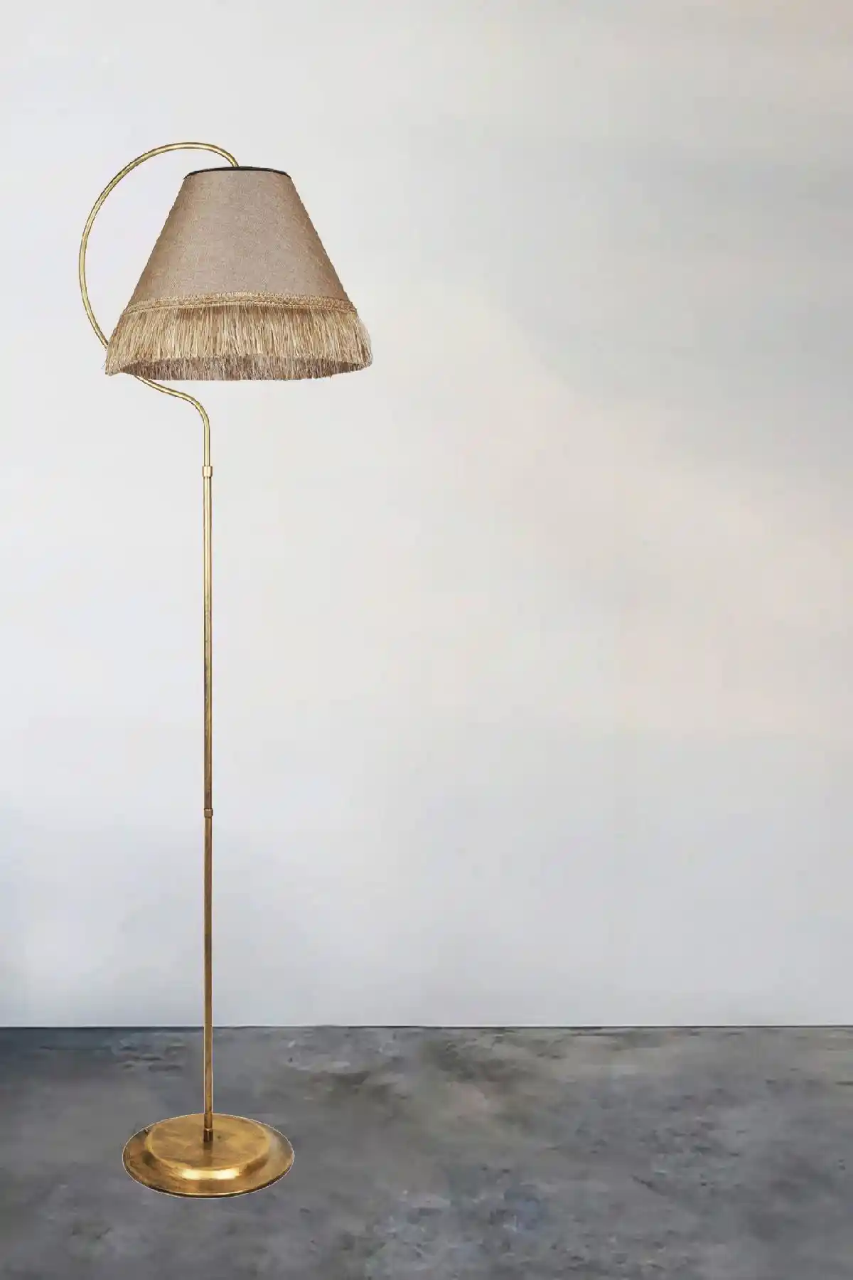 Venon Aydınlatma Lambader Çise: Şıklık ve Fonksiyonellik İle Buluşuyor