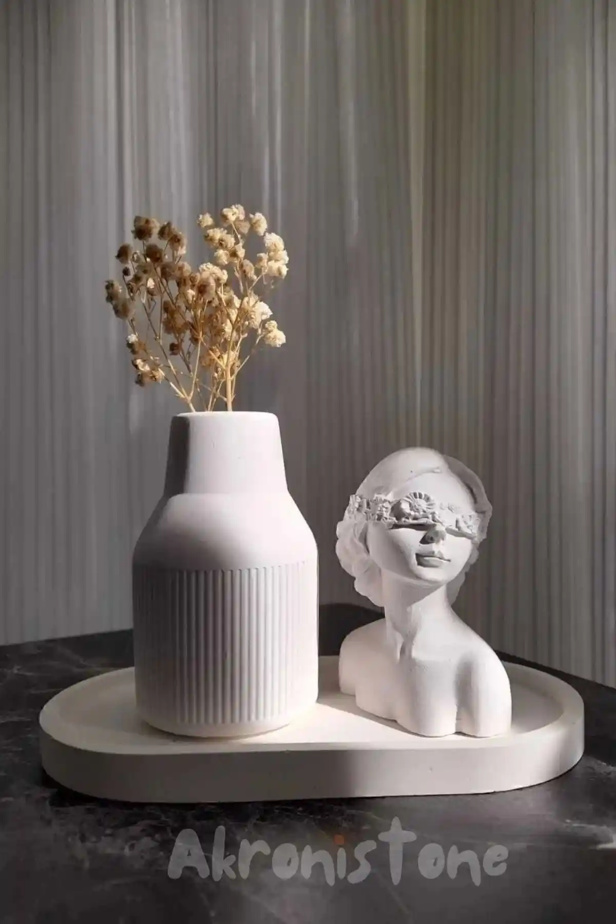 Akronistone Kadın Figürlü 3'lü Vazo Seti ile Evinizde Modern Dokunuşlar