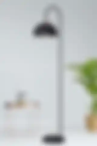 Luzarana Sonart Siyah-Sarı Metal Tasarım Lambader: Şık ve Fonksiyonel Aydınlatma Çözümü