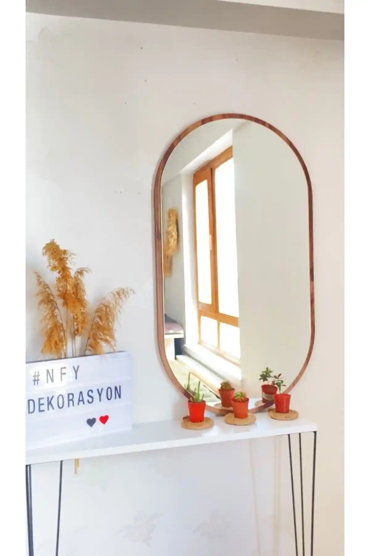 NFY Dekorasyon Dekoratif Oval Ayna Kemençe: Görünüm ve Kullanım Kolaylığı