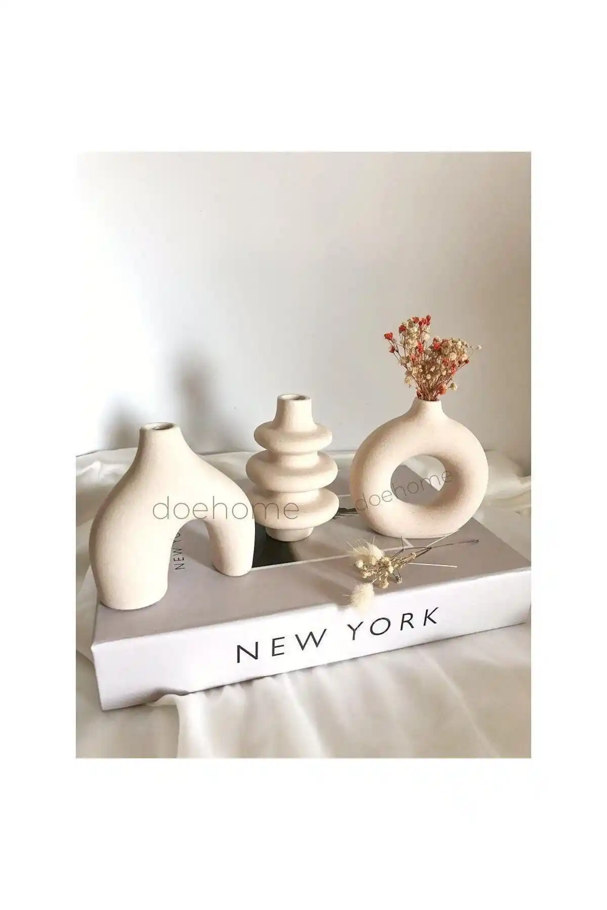 POLKA LIVING 3'lü Iconic Minimal Vazo: Şıklığı ve Estetiği Bir Arada Sunan Tasarım