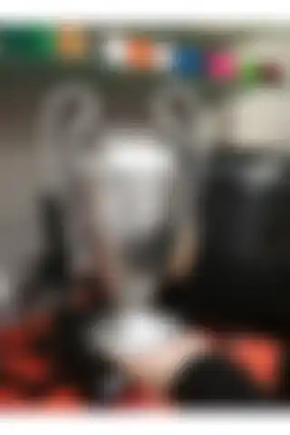 TuransoyCraft Şampiyonlar Ligi Kupası: Estetik ve Dayanıklı Spor Dekorasyonu