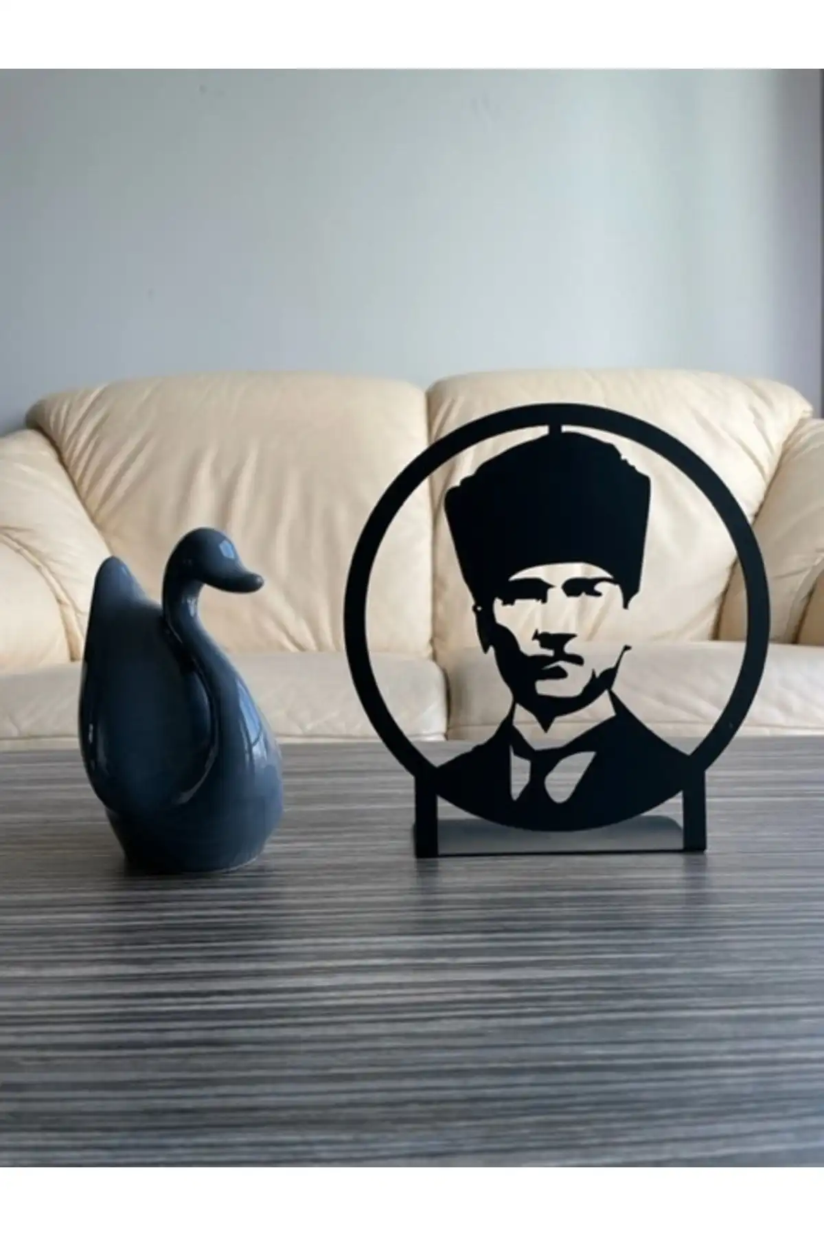 WiseDec Atatürk O Metal Masa Üstü Dekor ile Modern ve Şık Çalışma Alanları Yaratın