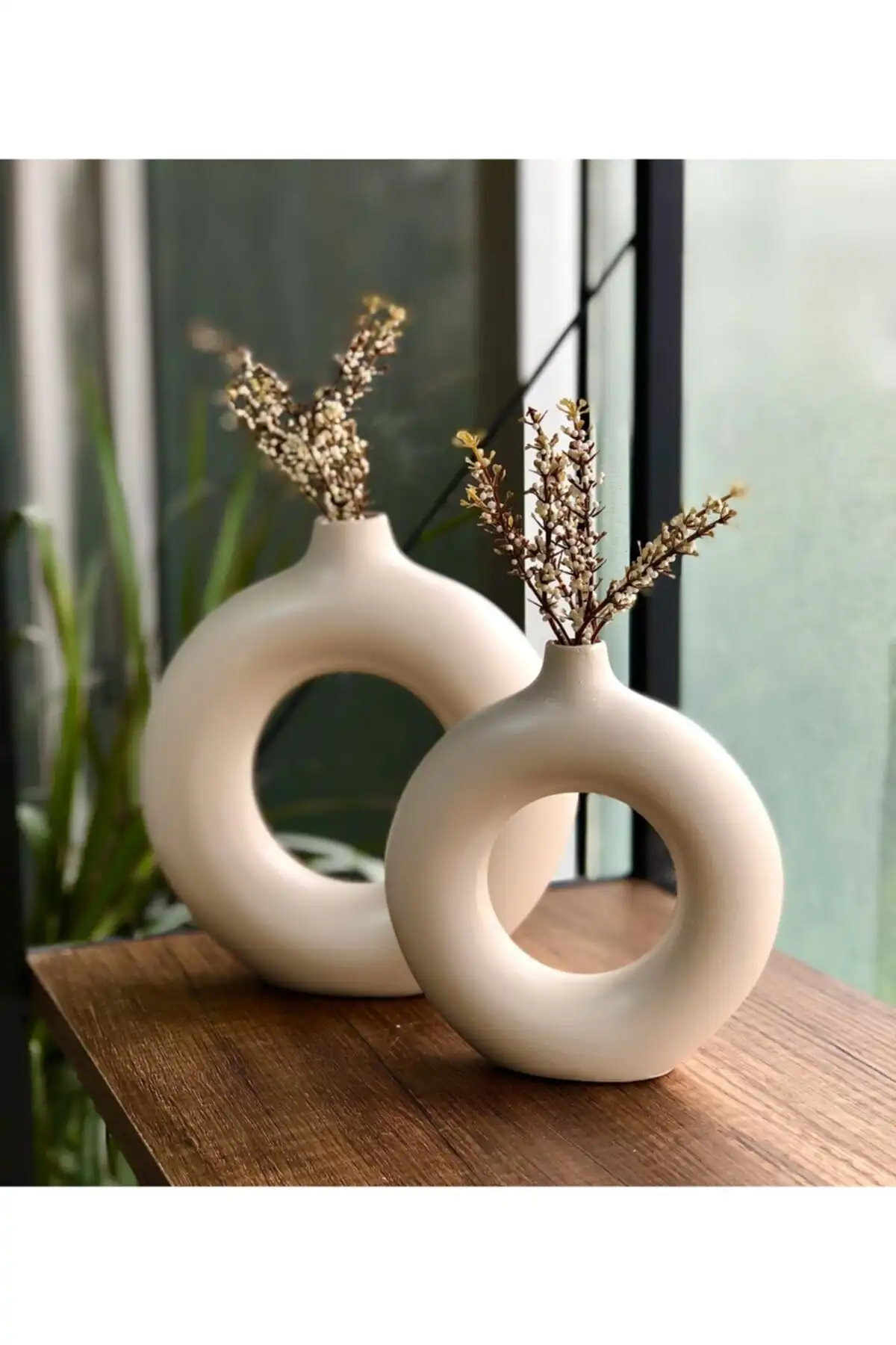 Thiramis Homeconcept Bej Halka Vazo İncelemesi: Modern ve Dayanıklı Dekorasyon Aksesuarı
