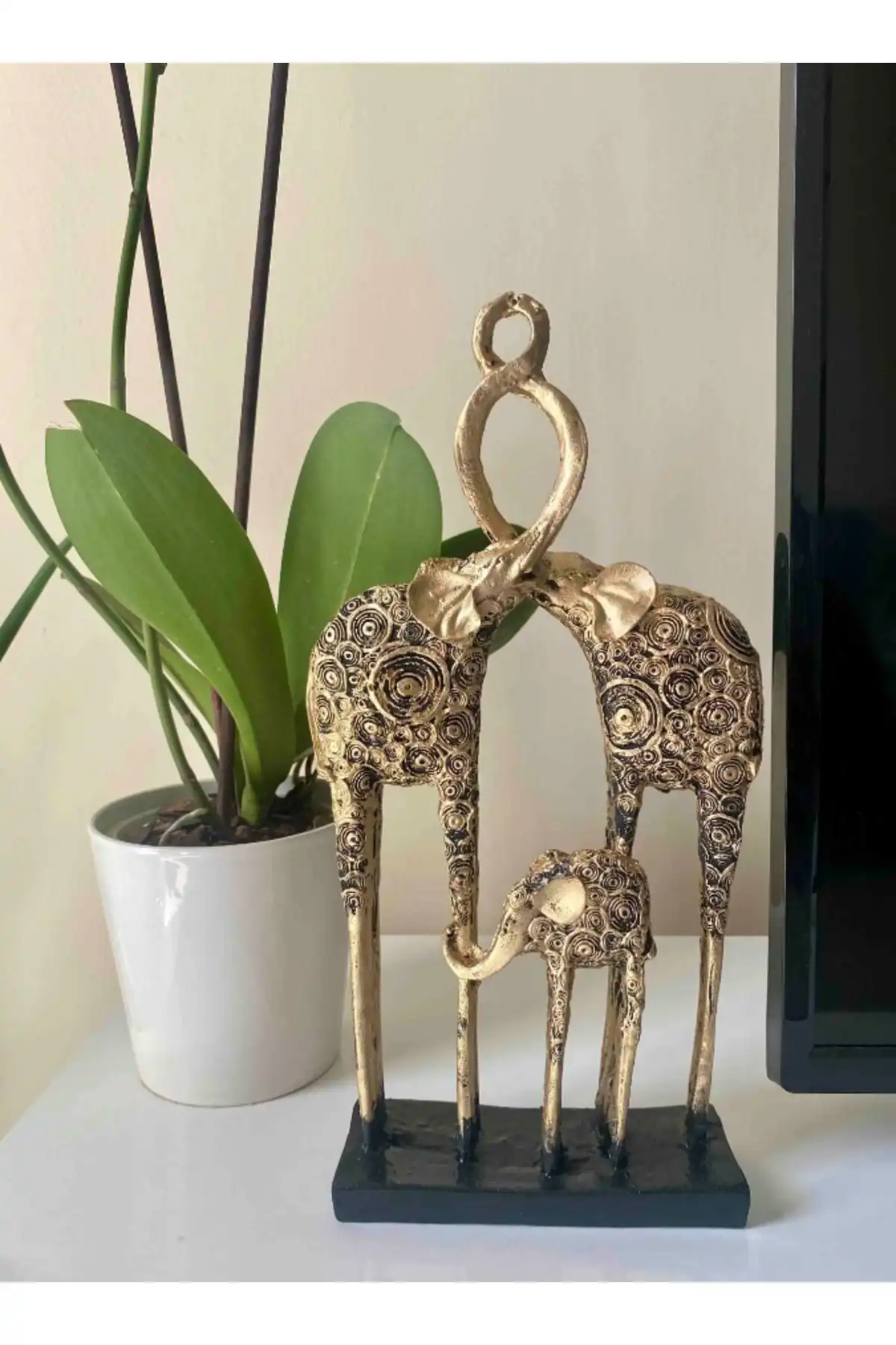 2Adam1Dekor Polyester Fil Ailesi Gold ile Ev Dekorasyonunda Şıklığı Yakalayın