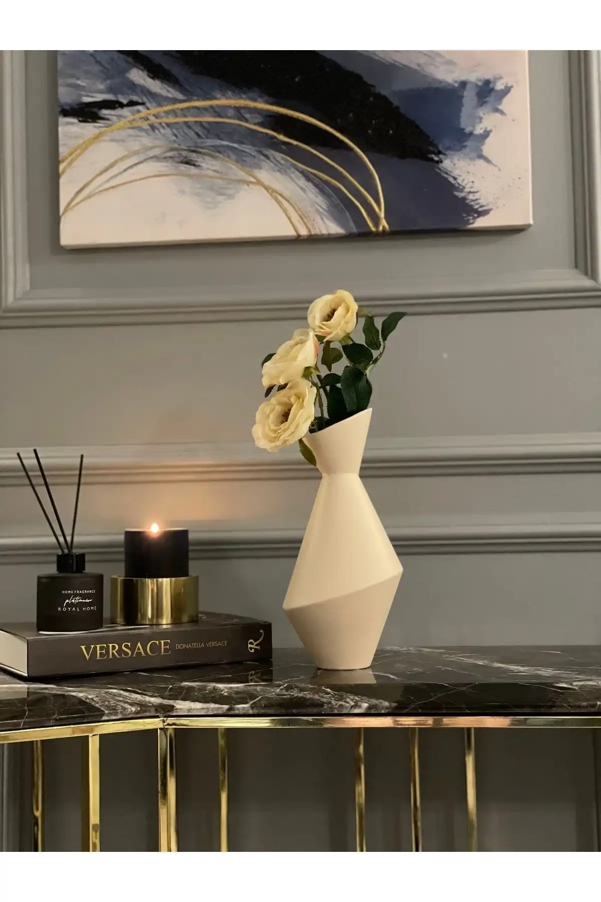 AstreHome Modern Soyut Tasarım Seramik Vazo: Estetik ve Minimalist Çizgilerle